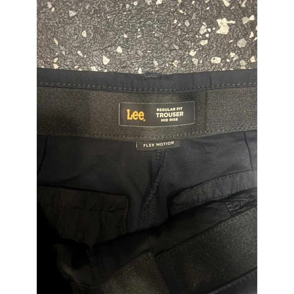 Lee Flex Motion Black Trousers Women Mid Rise Straight Flex 10‎ Short Flex Waist